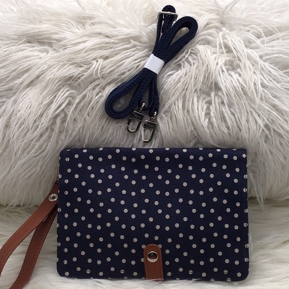 thirty-one Handbags - NWOT. Thirty-One Blue Polka Dot Wristlet/Crossbody Wallet